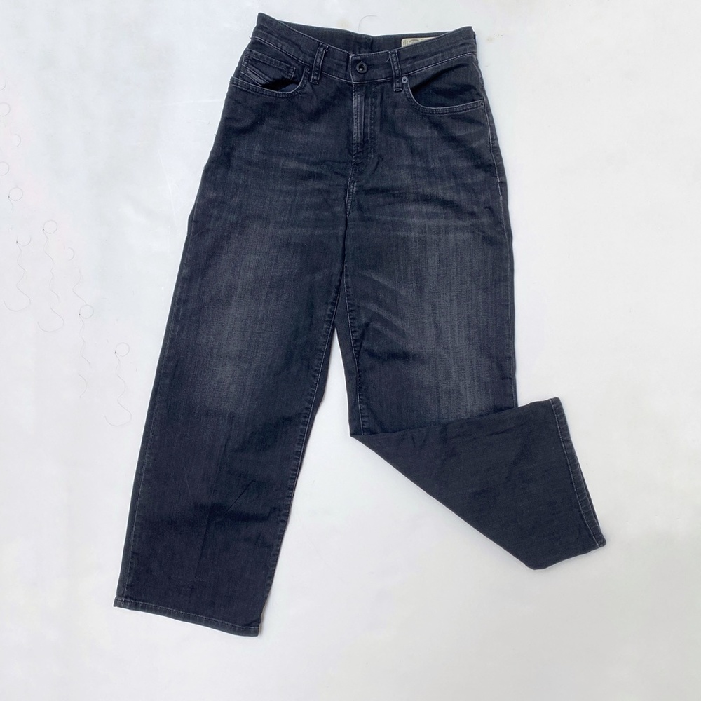 Sz26 / Diesel ‘Widee’ Cropped Distressed Jeans
